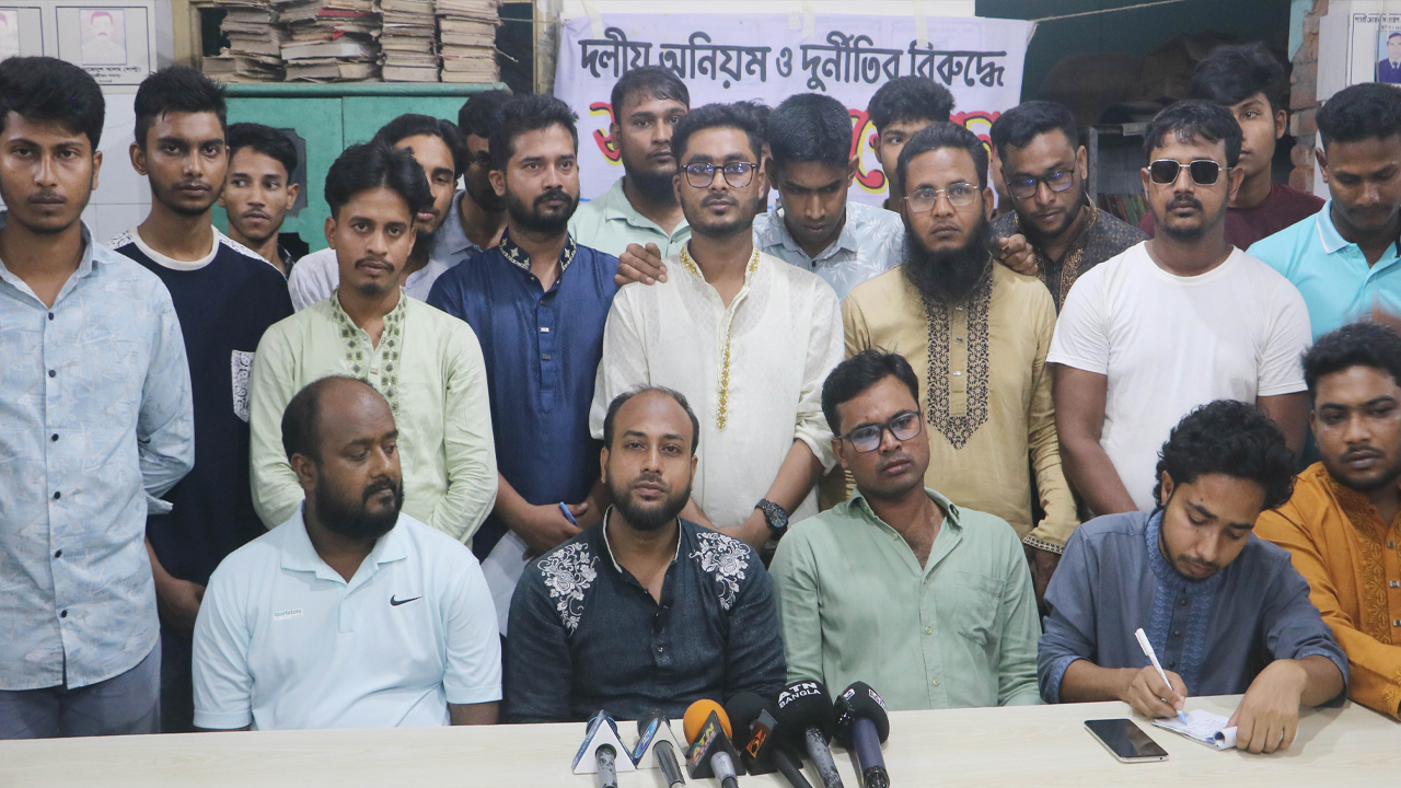 নওগাঁ গণঅধিকার পরিষদের শতাধিক নেতাকর্মীর পদত্যাগ