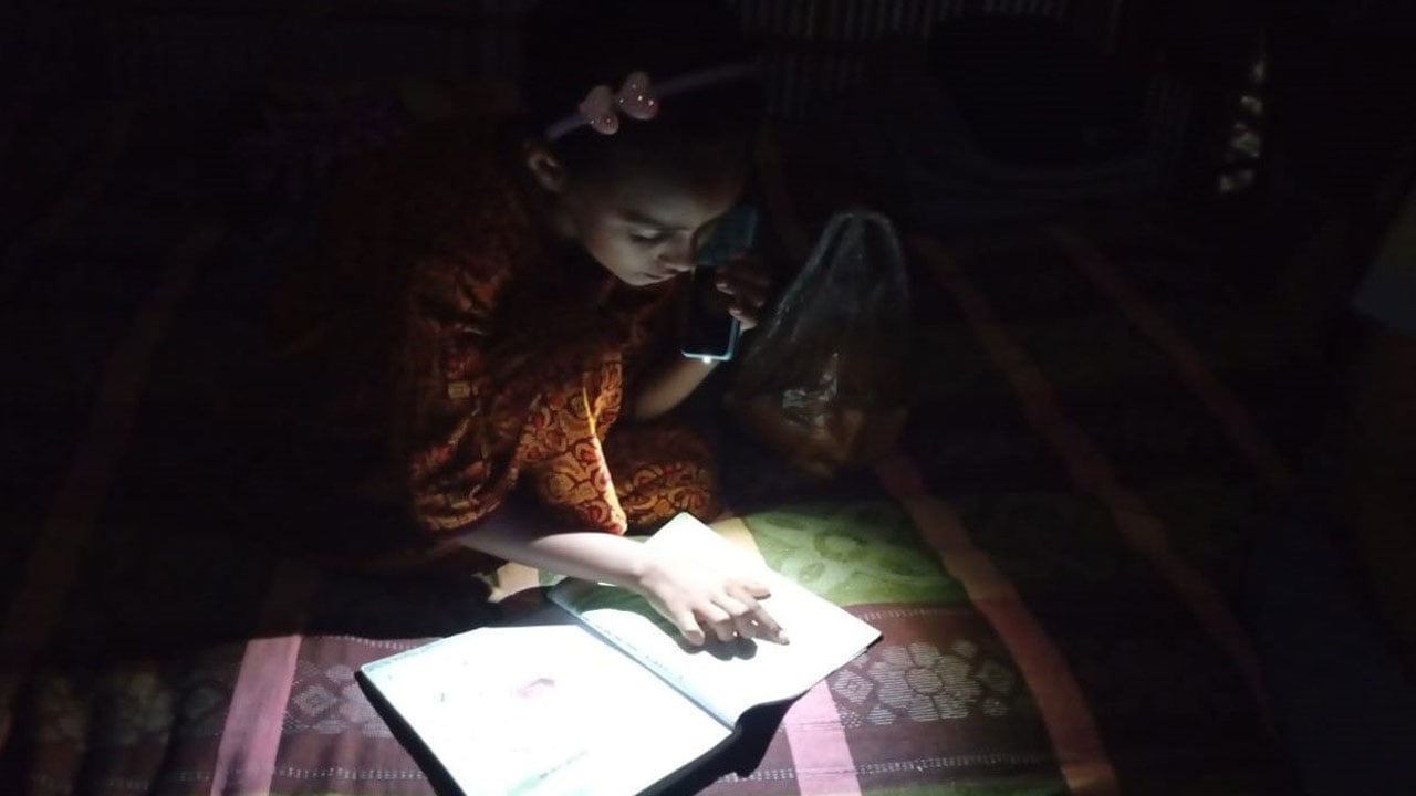 কিশোরগঞ্জে অন্ধকারে ৫ শতাধিক পরিবার