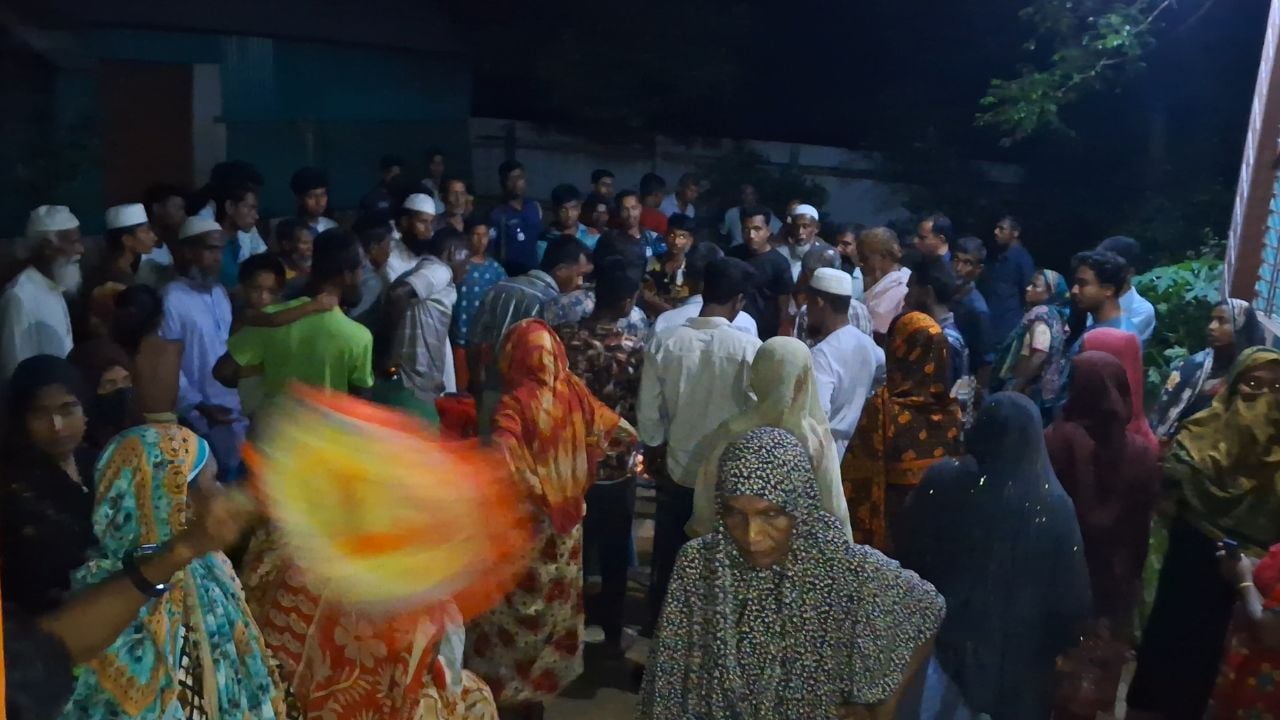 মা-বাবা দুজনই প্রবাসে, বিদ্যুৎস্পৃষ্টে প্রাণ গেল শিশুর