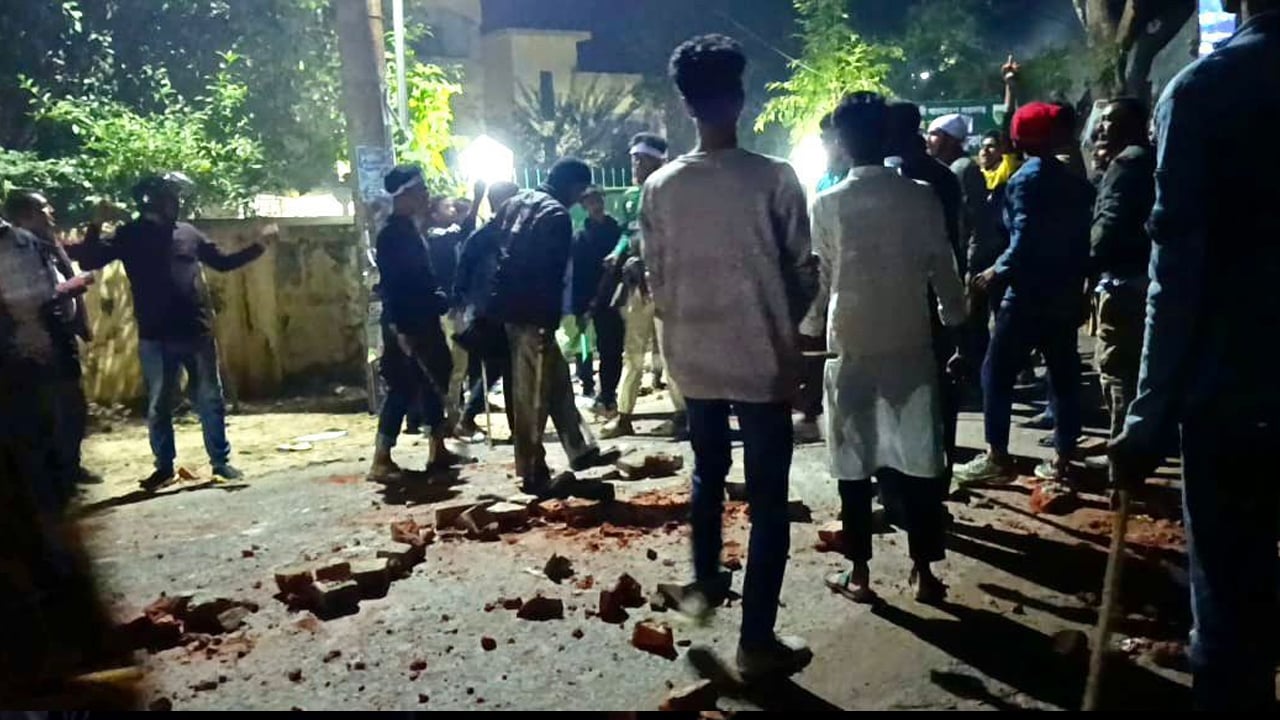 রাজশাহীতে বিএনপির দুই গ্রুপের সংঘর্ষ, আহত ১৬