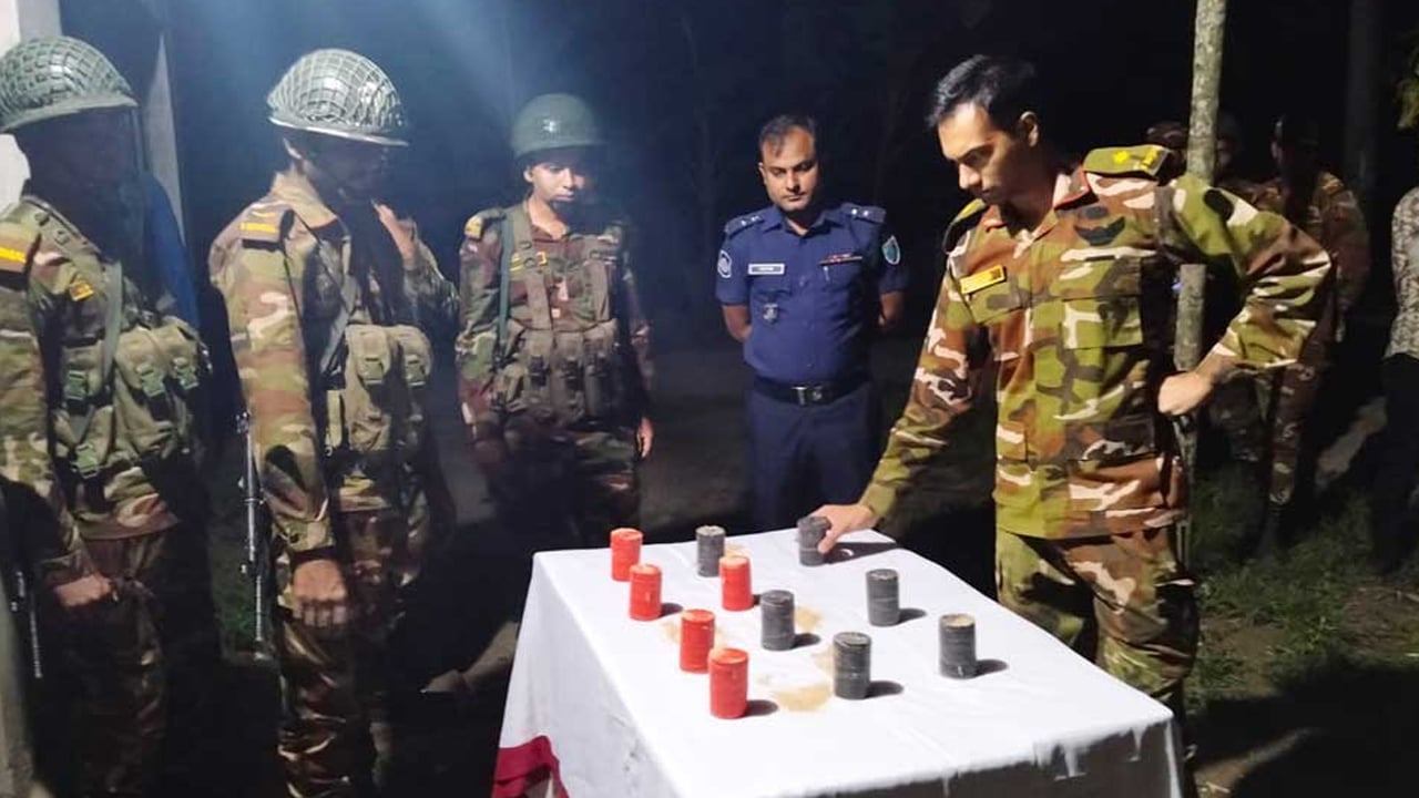 ঝিনাইদহে আবাসন প্রকল্প থেকে ১১ ককটেল উদ্ধার