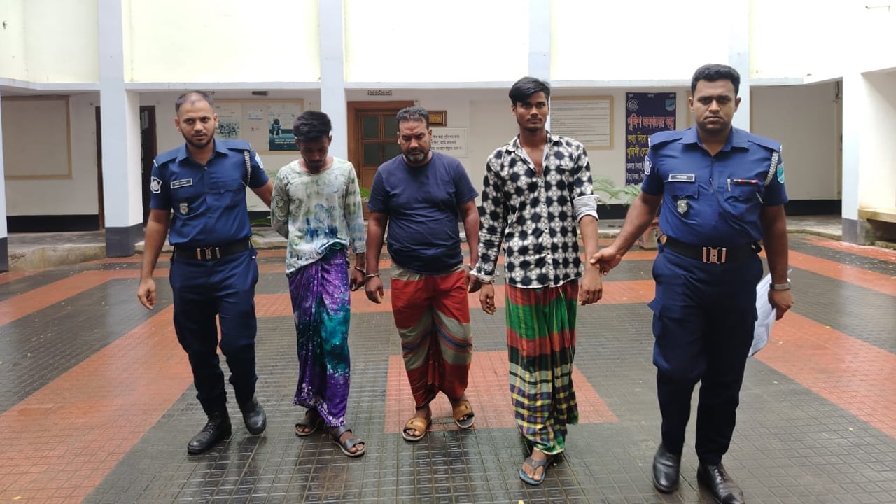 আন্তঃজেলা ডাকাত দলের সর্দার ফরিদসহ গ্রেপ্তার ৩, ট্রাক জব্দ