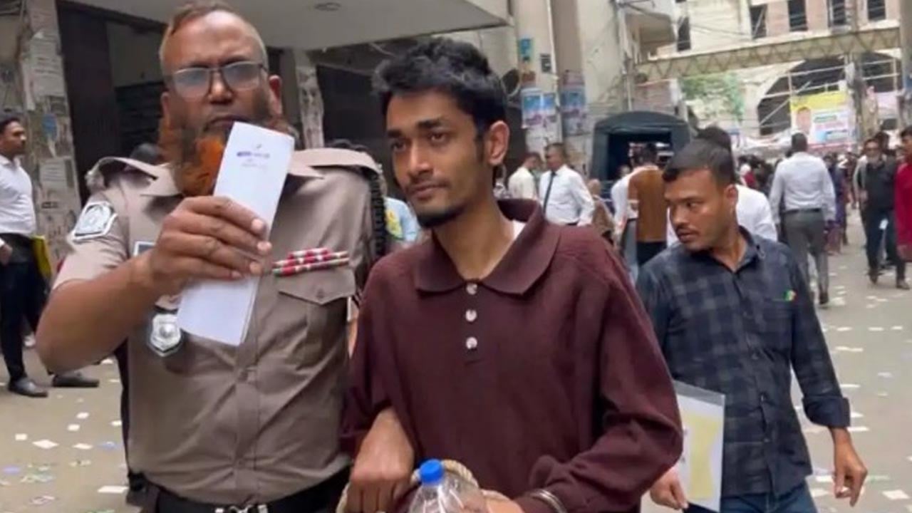 ঢাবি ছাত্রদল নেতা মাহি চৌধুরী দুই দিনের রিমান্ডে