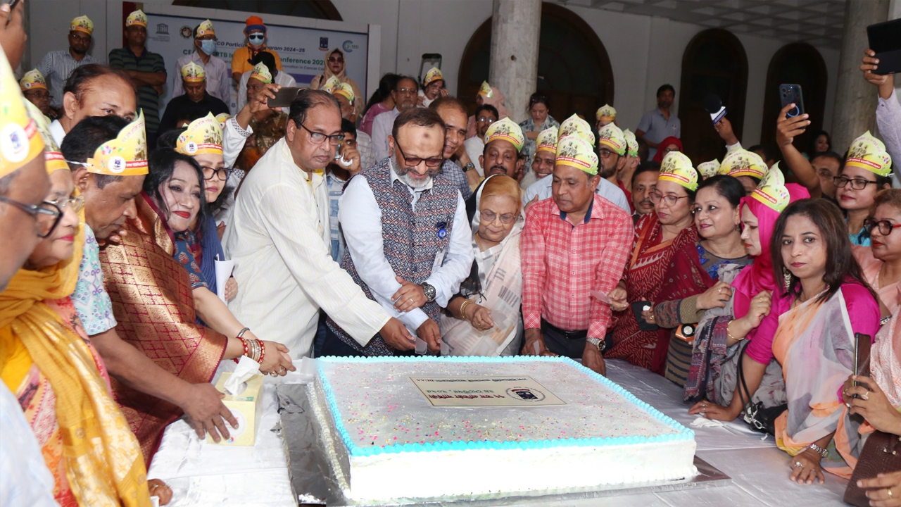 ঢাবি অ্যালামনাই অ্যাসোসিয়েশনের ৭৭তম প্রতিষ্ঠাবার্ষিকী উদযাপিত