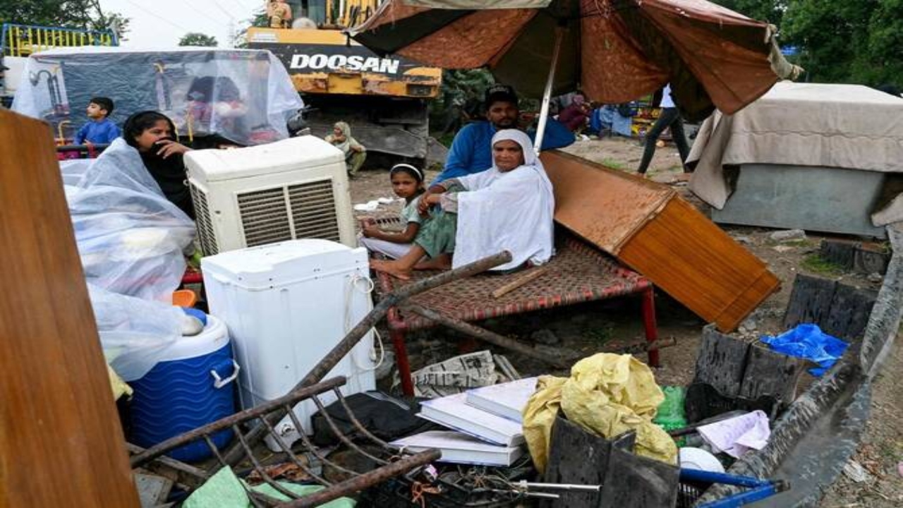 পাকিস্তানে বন্যা পরিস্থিতি আরো অবনতি, ঘর ছাড়া পাঁচ লাখ মানুষ