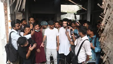 রাড্ডা ক্লিনিক যারা দখল করেছিল, তারাই এখন পরিষ্কার করছে: আসিফ মাহমুদ