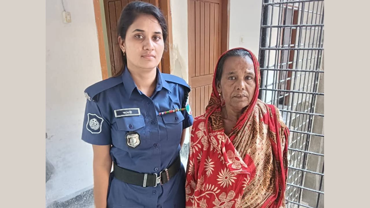 ভাতের হোটেল থেকে ১০০০ পিস ইয়াবাসহ নারী আটক