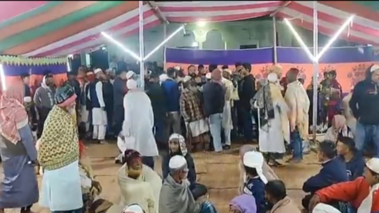 বরিশালে ওয়াজ মাহফিলে বিএনপি নেতার বক্তব্য নিয়ে হট্টগোল