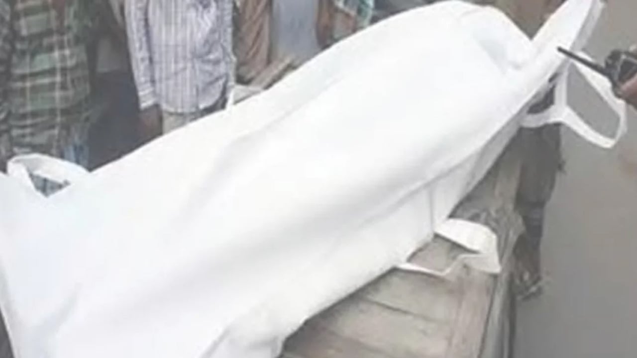 রাস্তা পার হওয়ার সময় মাইক্রোবাসের ধাক্কা, সেনাসদস্য নিহত