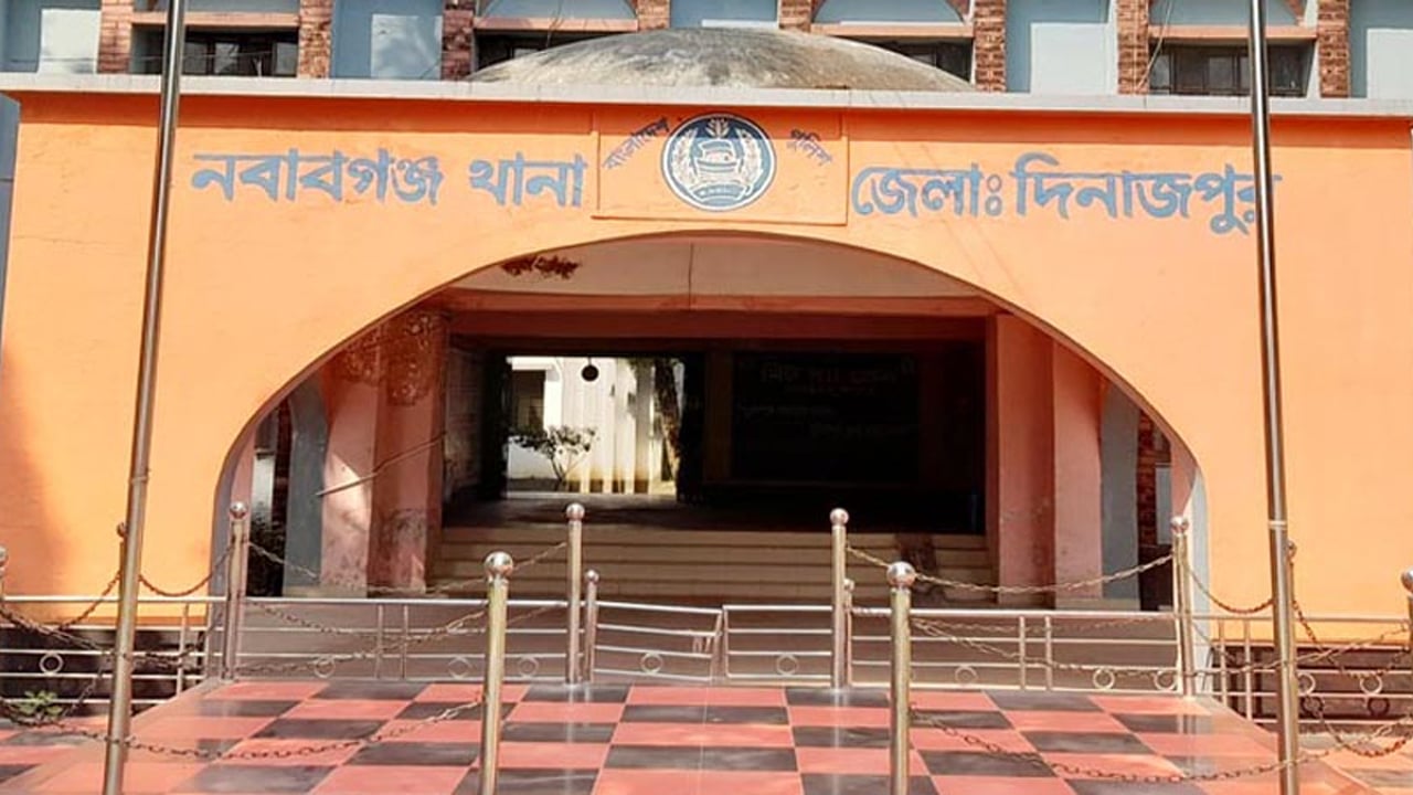নবাবগঞ্জে গলায় ফাঁস নিয়ে আদিবাসীর আত্মহত্যা