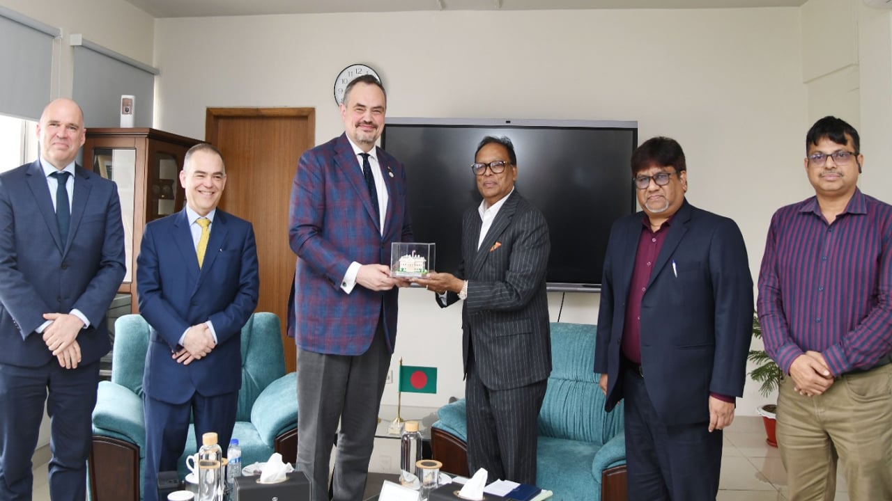 ফকির মাহবুব আনামের সাথে যুক্তরাষ্ট্রের রাষ্ট্রদূতের সাক্ষাৎ