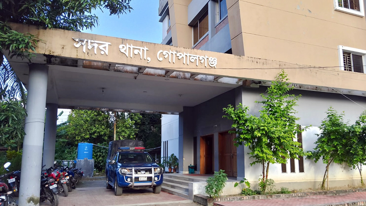 গোপালগঞ্জে যানবাহনের ধাক্কায় মোটরসাইকেল আরোহী দুই সহোদর নিহত