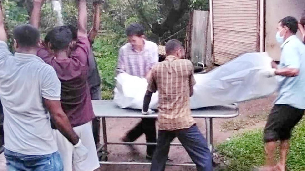 গুইমারায় দুষ্কৃতকারীদের গুলিতে নিহত তিনজনের দাহ সম্পন্ন
