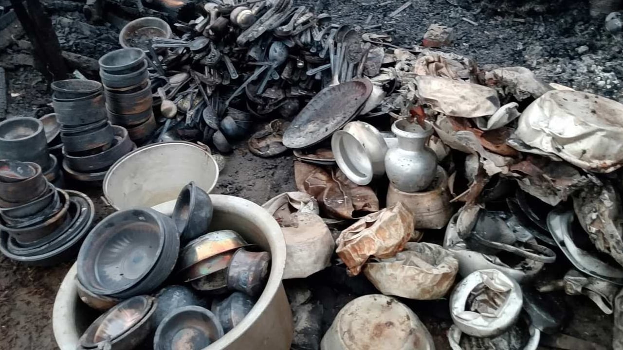 গুইমারার জালিয়াপাড়ায় অগ্নিকাণ্ডে ১৯ দোকান ভস্মীভূত