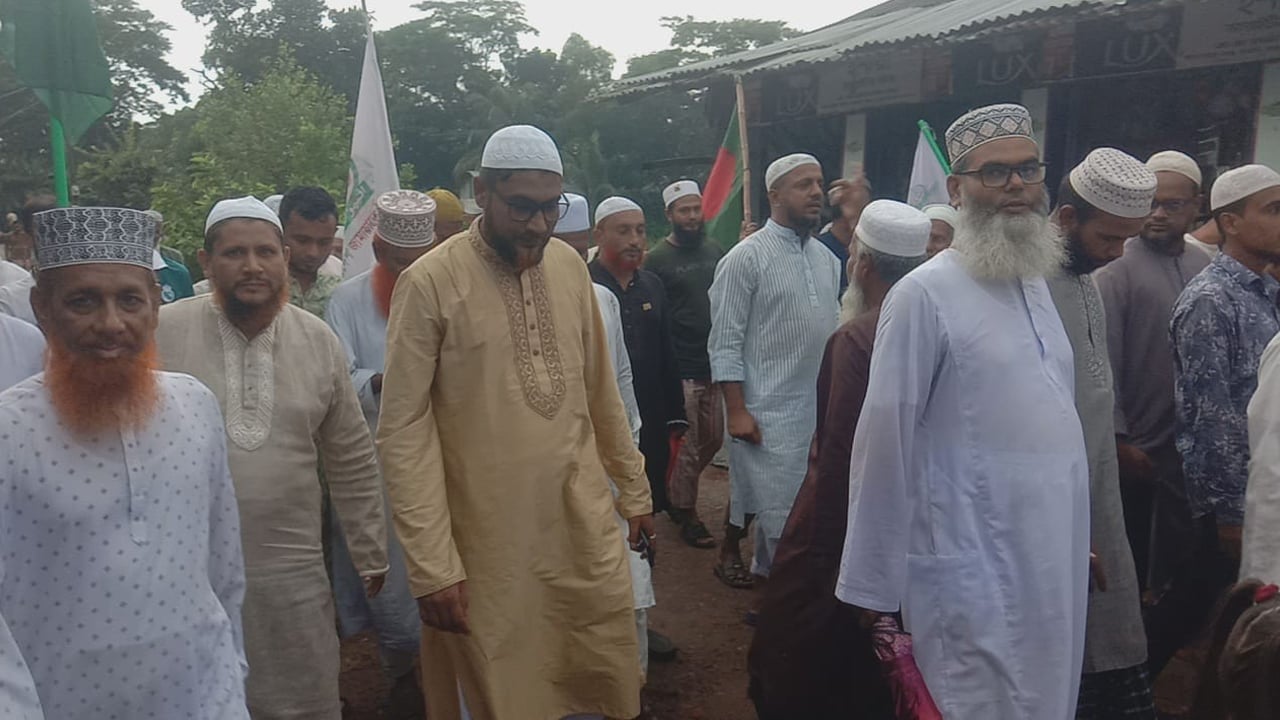 আমতলীতে জামায়াত মনোনীত প্রার্থীর গণসংযোগ