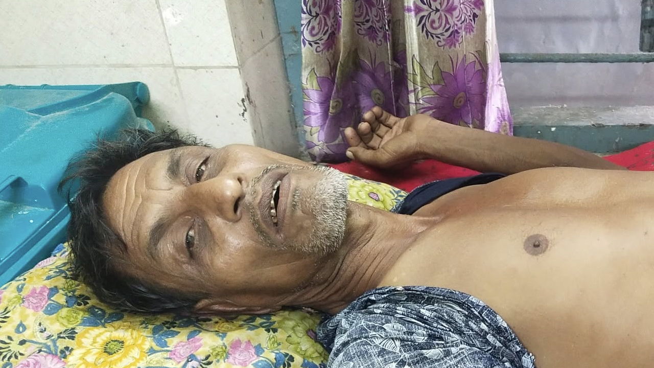 ১ লাখ টাকা চাঁদার জন্য ভ্যানচালককে হত্যার চেষ্টা