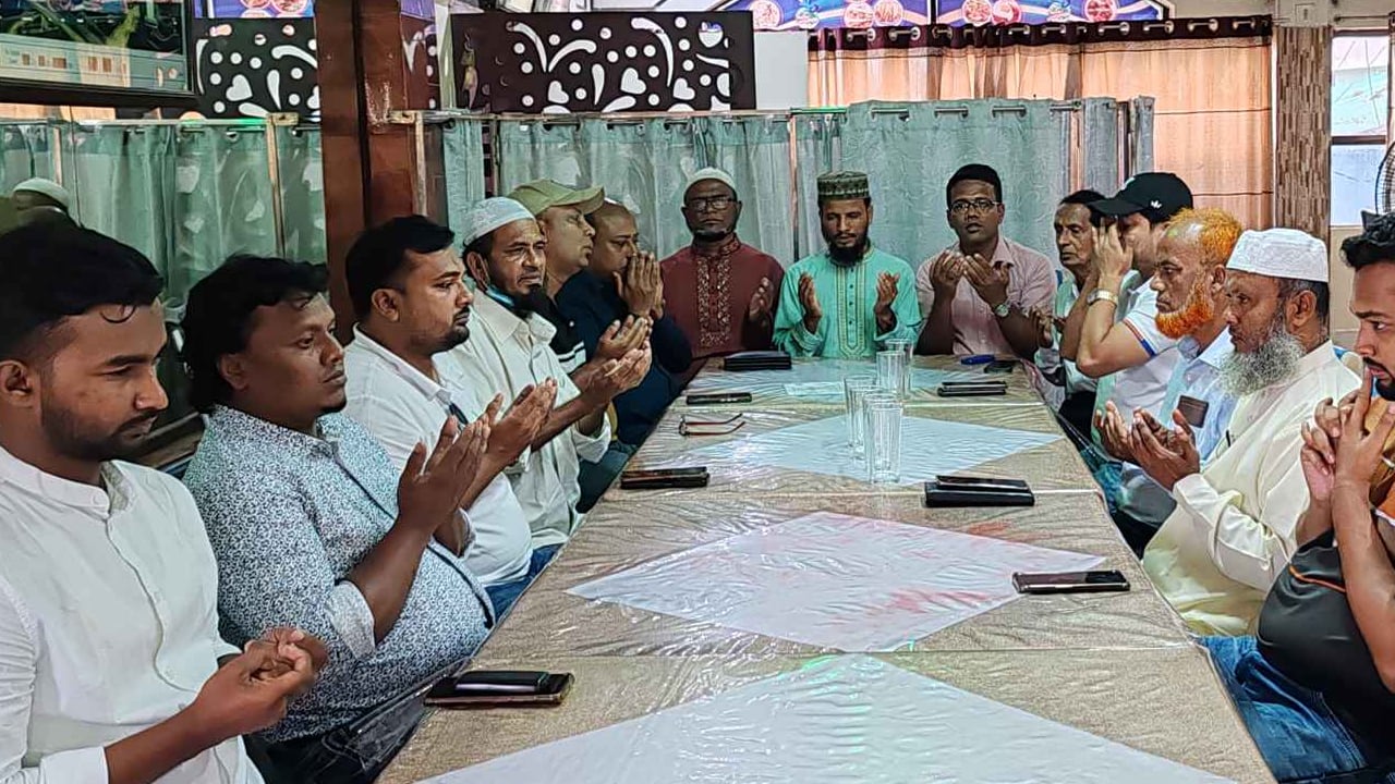 আমার দেশ প্রতিনিধি সারমাতের মৃত্যুতে কুমিল্লায় দোয়া ও শোকসভা