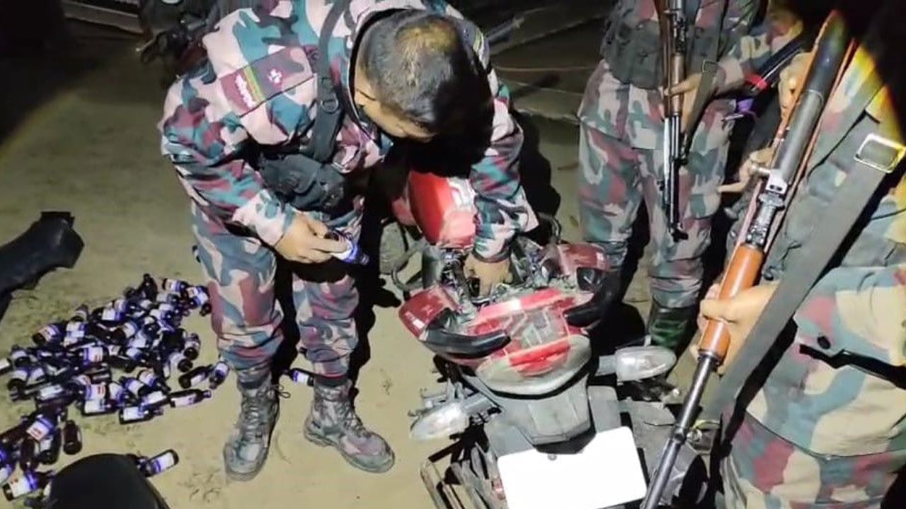 ভারতীয় ইস্কফ সিরাপসহ মাদক কারবারি গ্রেপ্তার