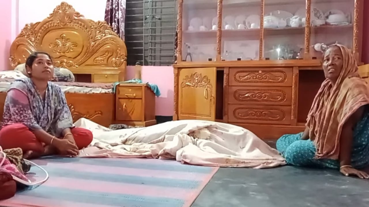 বাধা দেয়ায় ডাকাতদের হামলায় গৃহবধূ নিহত