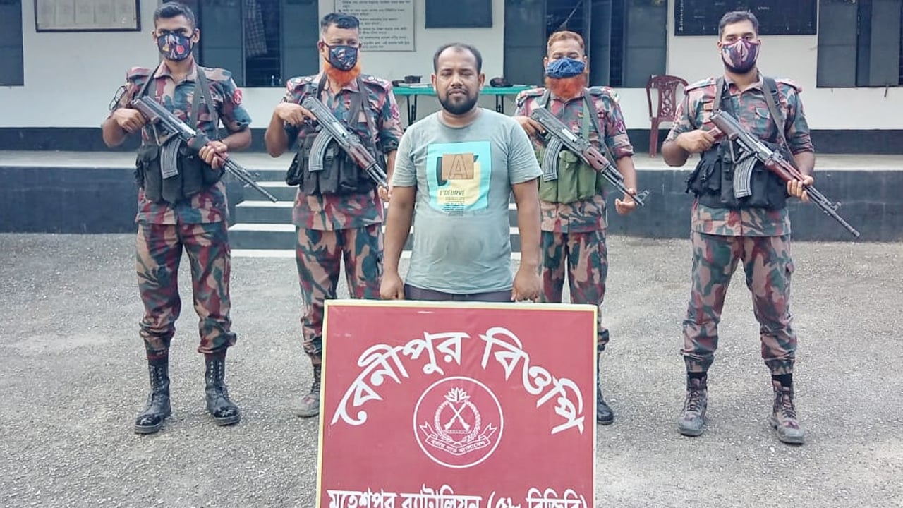 সীমান্তে আটক বাংলাদেশিকে ফেরত দিয়েছে বিএসএফ