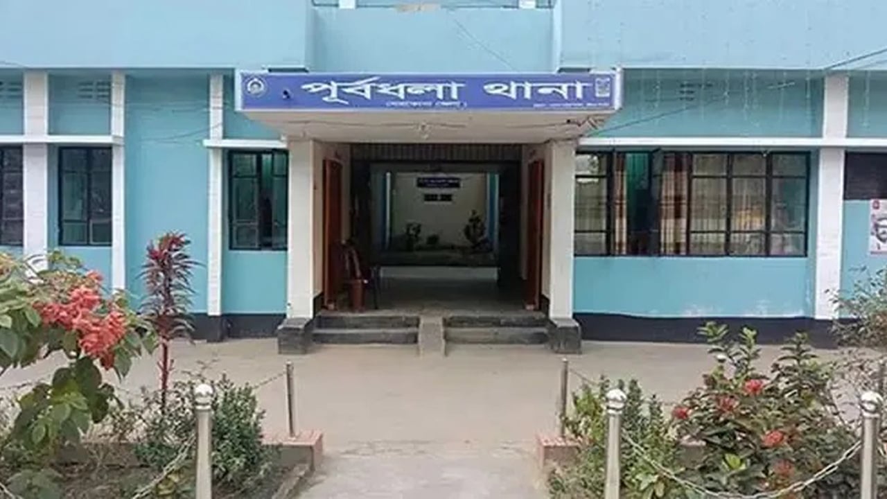 পূর্বধলায় বাসচাপায় অজ্ঞাত নারী নিহত