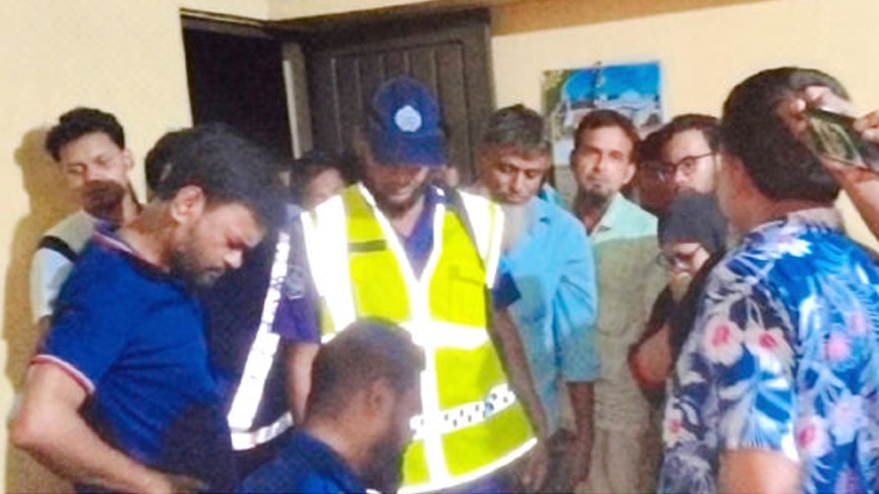 মাদ্রাসা শিক্ষিকার লাশ উদ্ধার, স্বজনদের দাবি হত্যা
