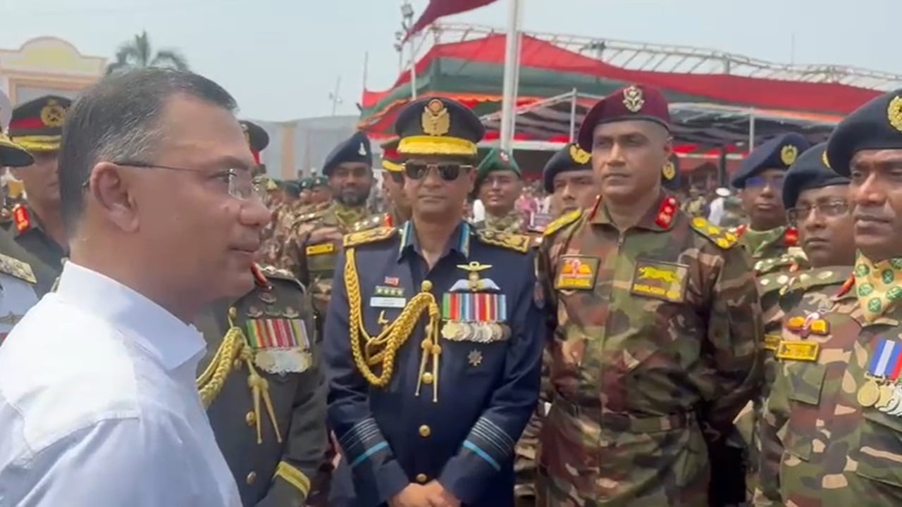 সশস্ত্র বাহিনীকে আরও শক্তিশালী করতে চাই: প্রধানমন্ত্রী