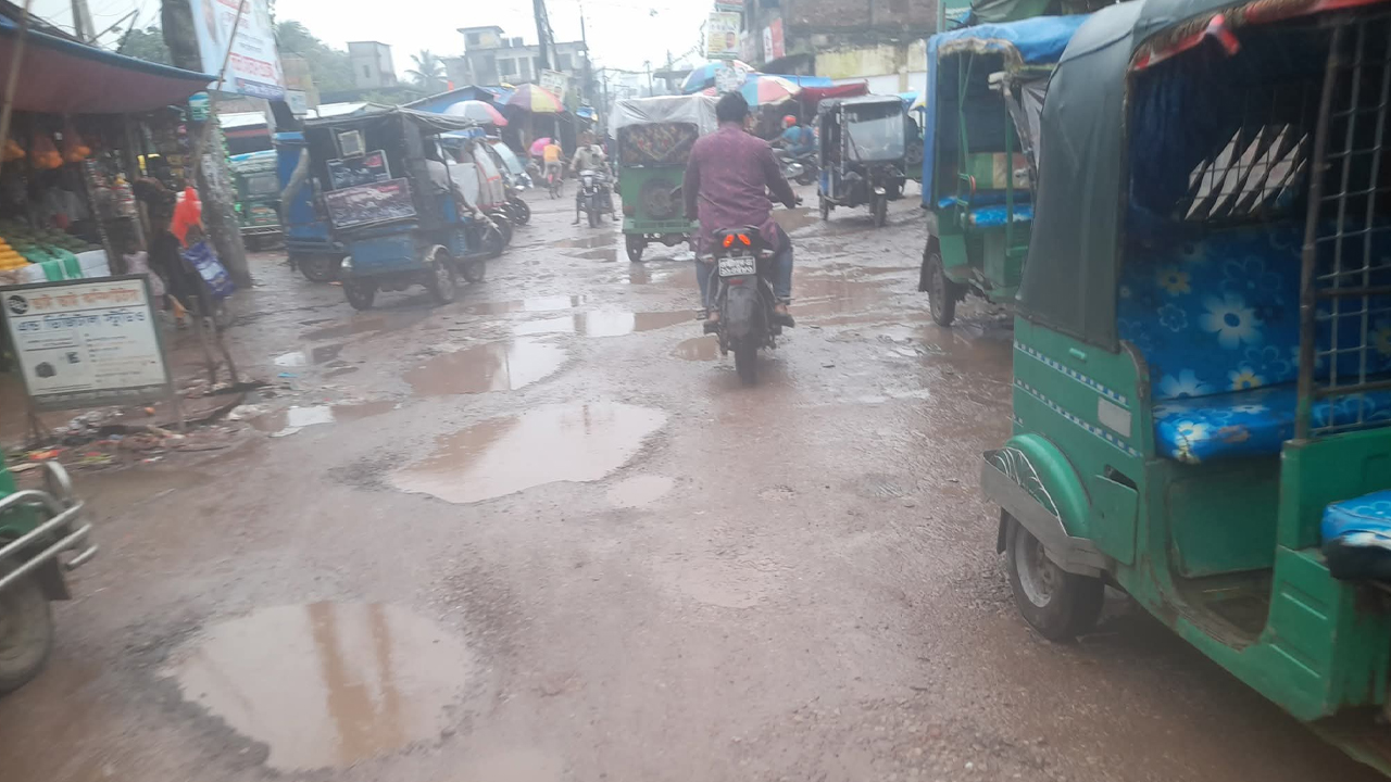 নামেই প্রথম শ্রেণির, কাজে কিছুই না