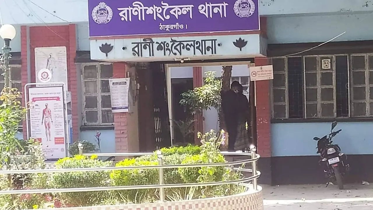 ছেলের চুরির অভিযোগে বাবাকে কুপিয়ে হত্যা, গ্রেপ্তার ৫