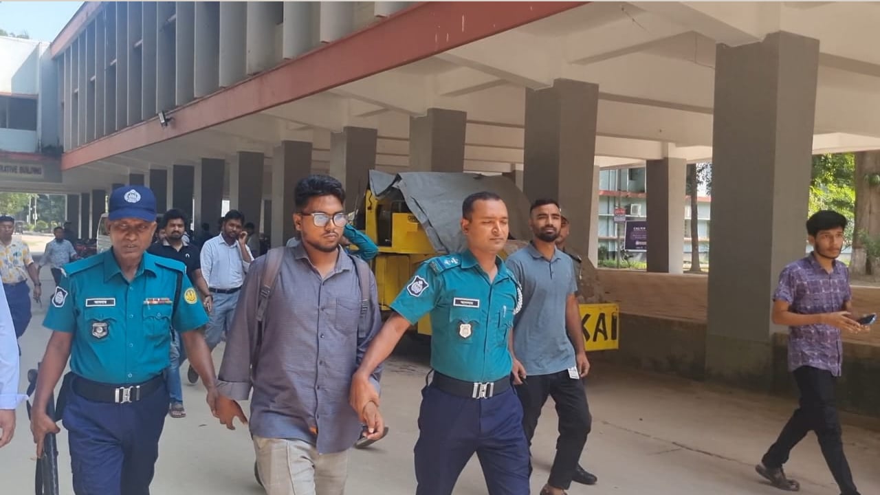 রুয়েটে নিষিদ্ধঘোষিত ছাত্রলীগ নেতা সাজ্জাদ আটক