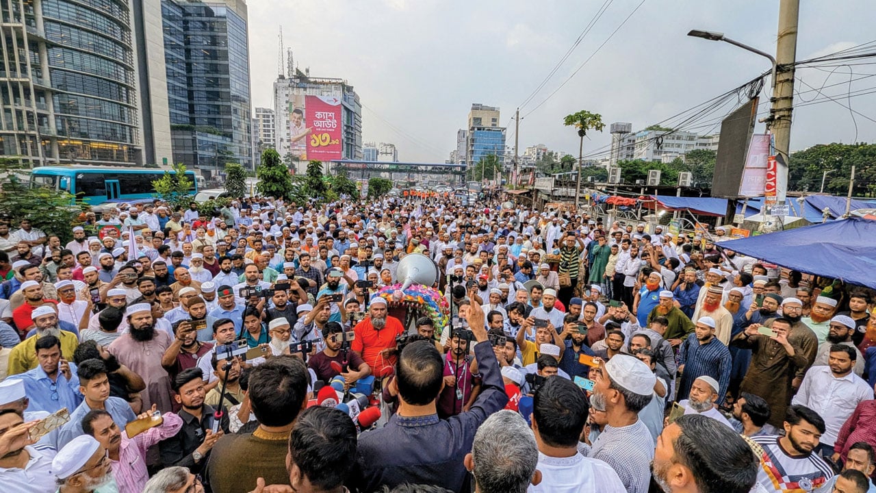 গ্যাসের দাম না কমালে পেট্রোবাংলা ঘেরাও, সেলিম উদ্দিনের হুঁশিয়ারি