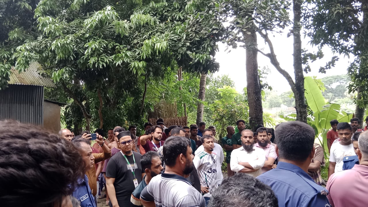 মাদারীপুরের শিবচরে বৃদ্ধাকে গলা কেটে হত্যা