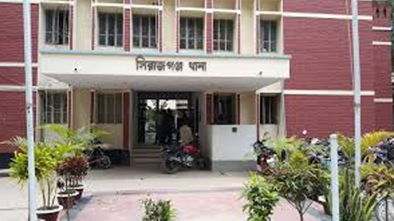 সিরাজগঞ্জে অজ্ঞাত এক যুবককে কুপিয়ে হত্যা