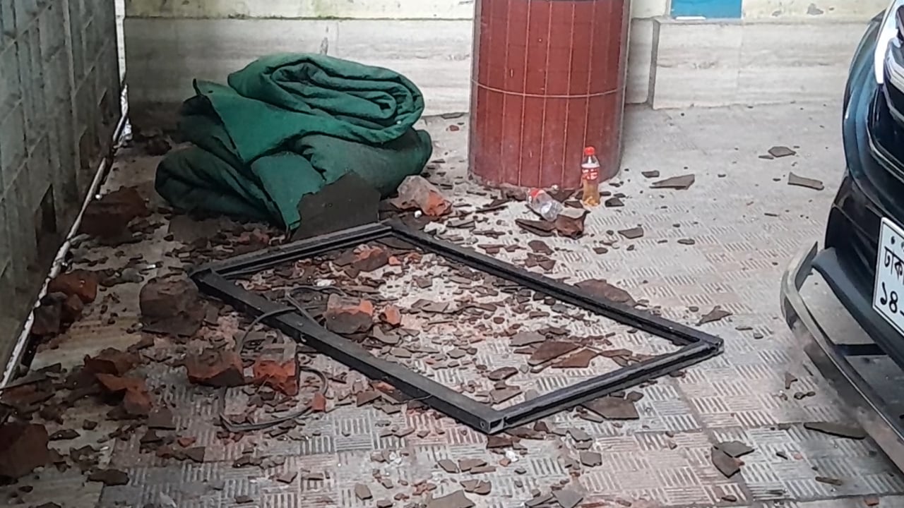 টাঙ্গাইলে কাদের সিদ্দিকীর বাসায় হামলা-ভাঙচুর