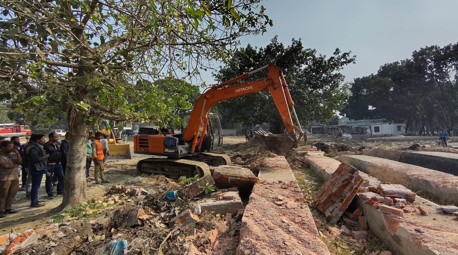 ঝিনাইদহে ১৩১ শতক জমি দখলমুক্ত করলো সওজ