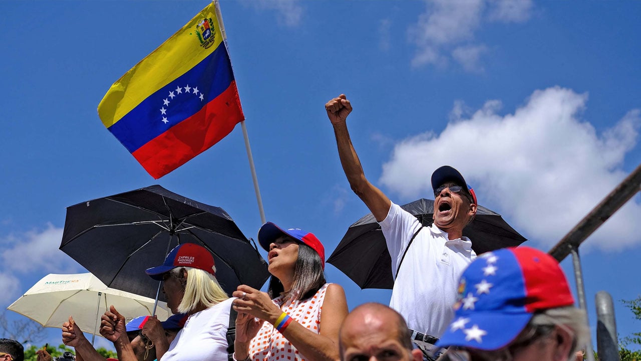 ভেনেজুয়েলার সম্ভাব্য শরণার্থীদের সহায়তা দিতে প্রস্তুত কলম্বিয়া