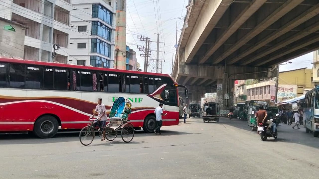 চট্টগ্রামে গণপরিবহনে ভাড়া নিয়ে নৈরাজ্য