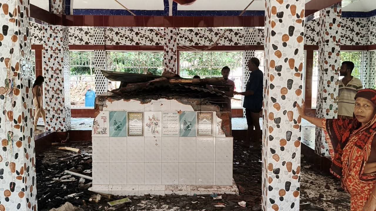 মাজারে হামলার ঘটনায় মামলা, আতঙ্কে এলাকা পুরুষশূন্য