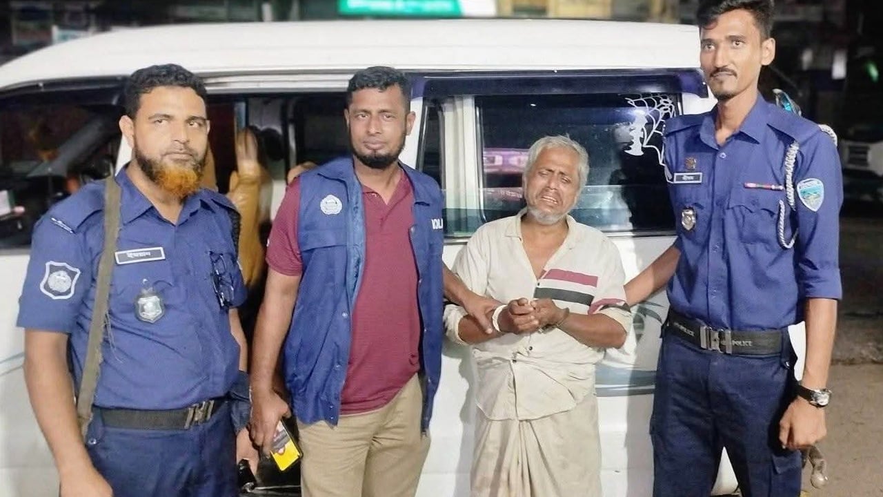 লোহাগাড়ায় শাহ আলম হত্যা মামলার আসামি লাবলু আটক