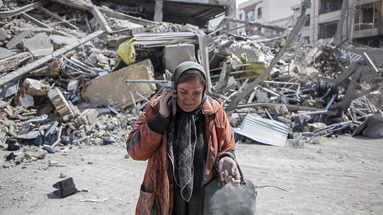 যুদ্ধ শুরুর পর থেকে ইরানে ২৪ স্বাস্থ্যকর্মী নিহত