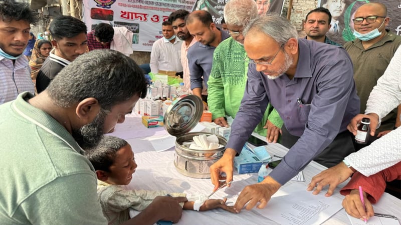 কড়াইল বস্তিতে ক্ষতিগ্রস্তদের জন্য বিএনপির ২ দিনব্যাপী হেলথ ক্যাম্প সম্পন্ন