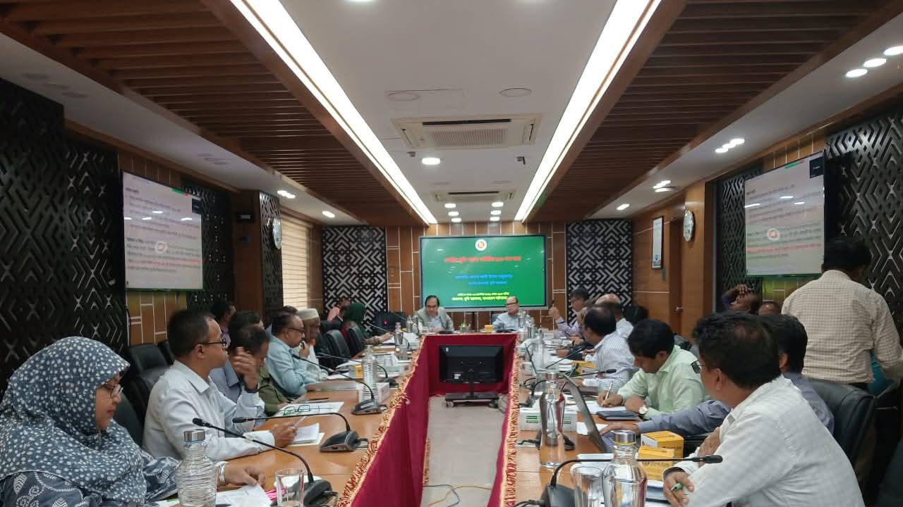 পরিবেশের ভারসাম্য রক্ষা করে উন্নয়ন প্রকল্প নিতে হবে: ভূমি উপদেষ্টা