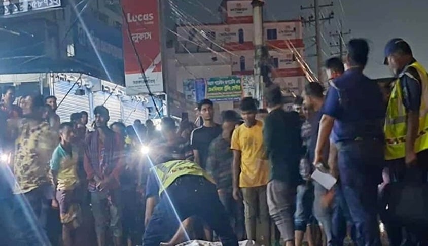 আশুলিয়ায় লরি চাপায় তিনজনের মৃত্যু