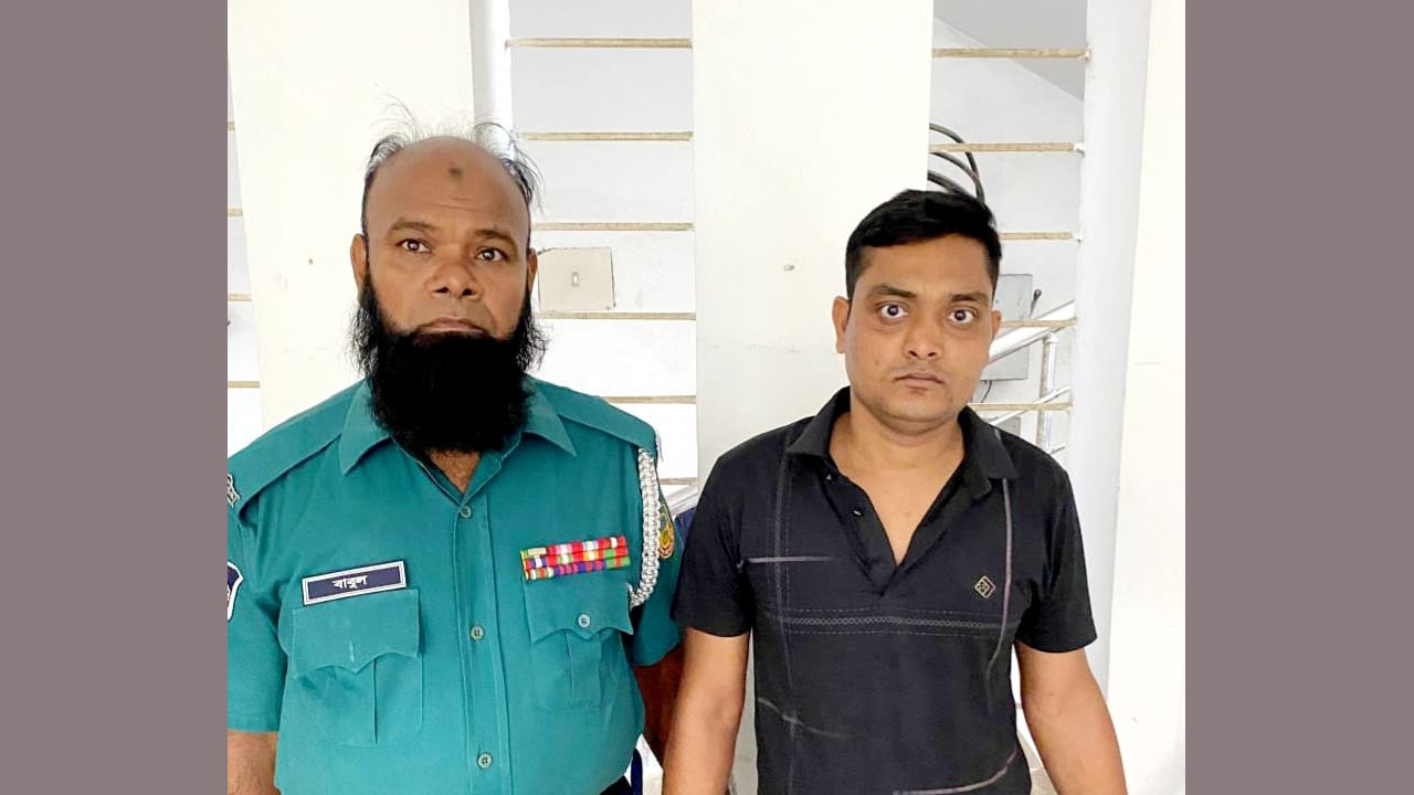 টঙ্গীতে ভুয়া পুলিশ গ্রেপ্তার
