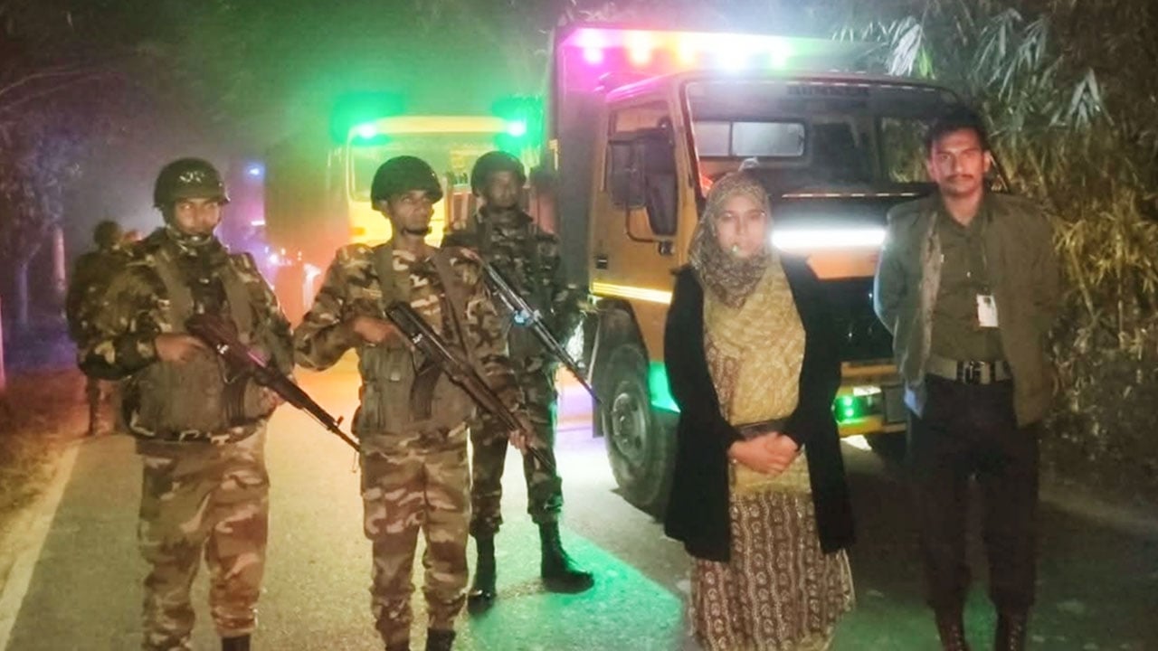 কৃষিজমির মাটি কাটায় তিন লাখ টাকা জরিমানা, ৪ ট্রাক জব্দ