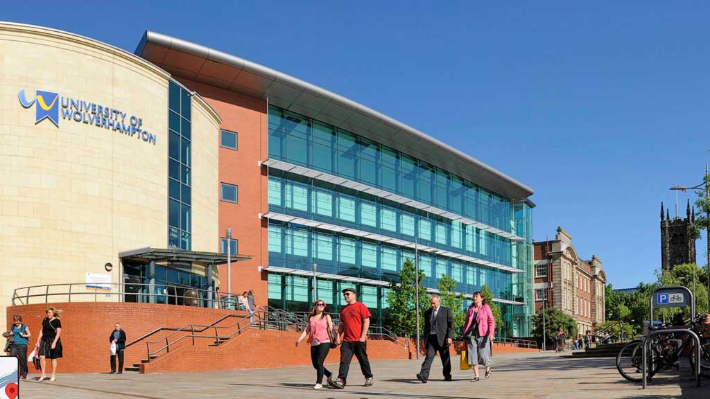 বাংলাদেশি-পাকিস্তানি ভর্তি বন্ধ হচ্ছে যুক্তরাজ্যের বিশ্ববিদ্যালয়ে