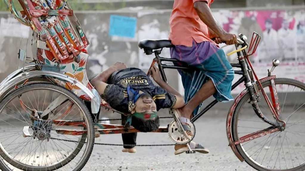‘মার্চ টু ঢাকা’ ঘোষণা, হামলায় নিহত শতাধিক