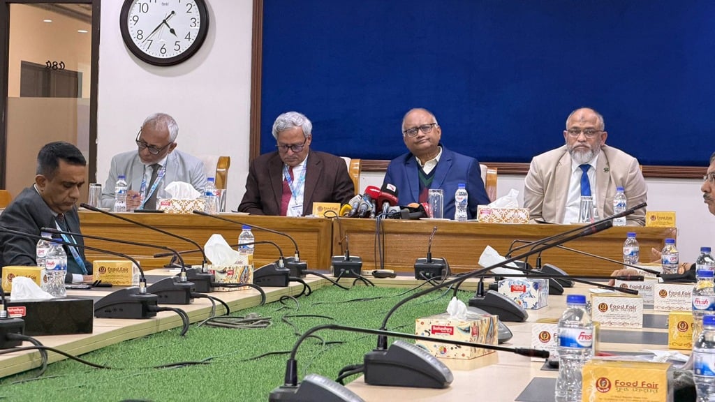 প্রার্থীদের দাখিল করা হলফনামা যাচাই করা হবে: দুদক চেয়ারম্যান