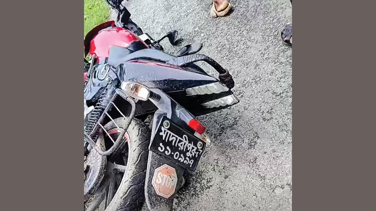 মুকসুদপুরে ট্রাকের ধাক্কায় প্রাণ গেল মোটরসাইকেল আরোহীর 