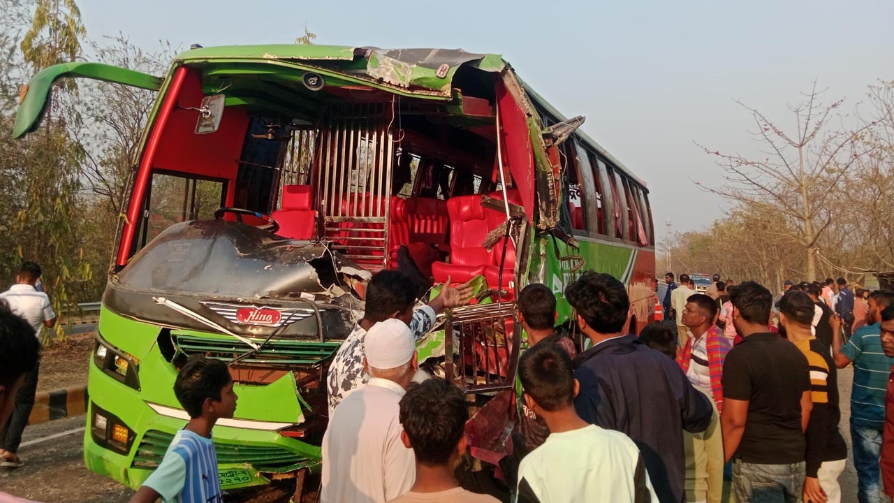 ঢাকা–ভাঙ্গা এক্সপ্রেসওয়েতে দুই বাসের সংঘর্ষ, নিহত ২